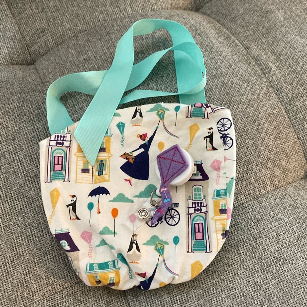 Disney Mary Poppins ponytail scrub cap with kite badge reel